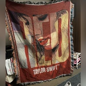 taylor swift red blanket